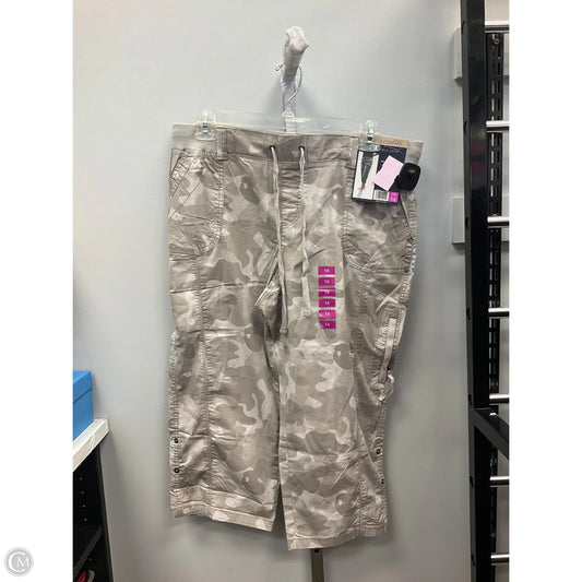 Capris By Clothes Mentor In Camouflage Print, Size: 16