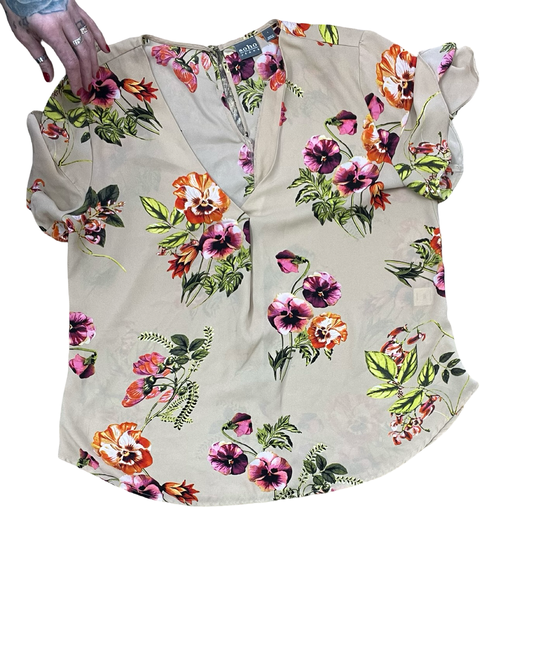 Top Ss By Soho Apparel In Floral Print, Size:L